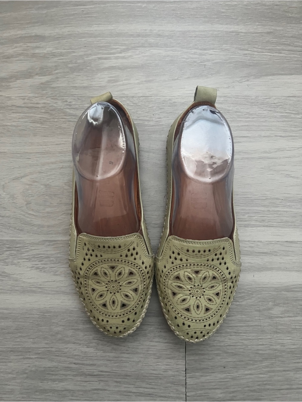 Spring Step Green Leather Laser Cut Loafers Flats Women’s 38